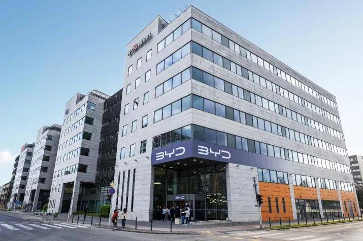 蓝莓市场外汇平台官方网址黔西南州：公安交警、住建部门联动，积极做好小区居民出行保养宣传工作